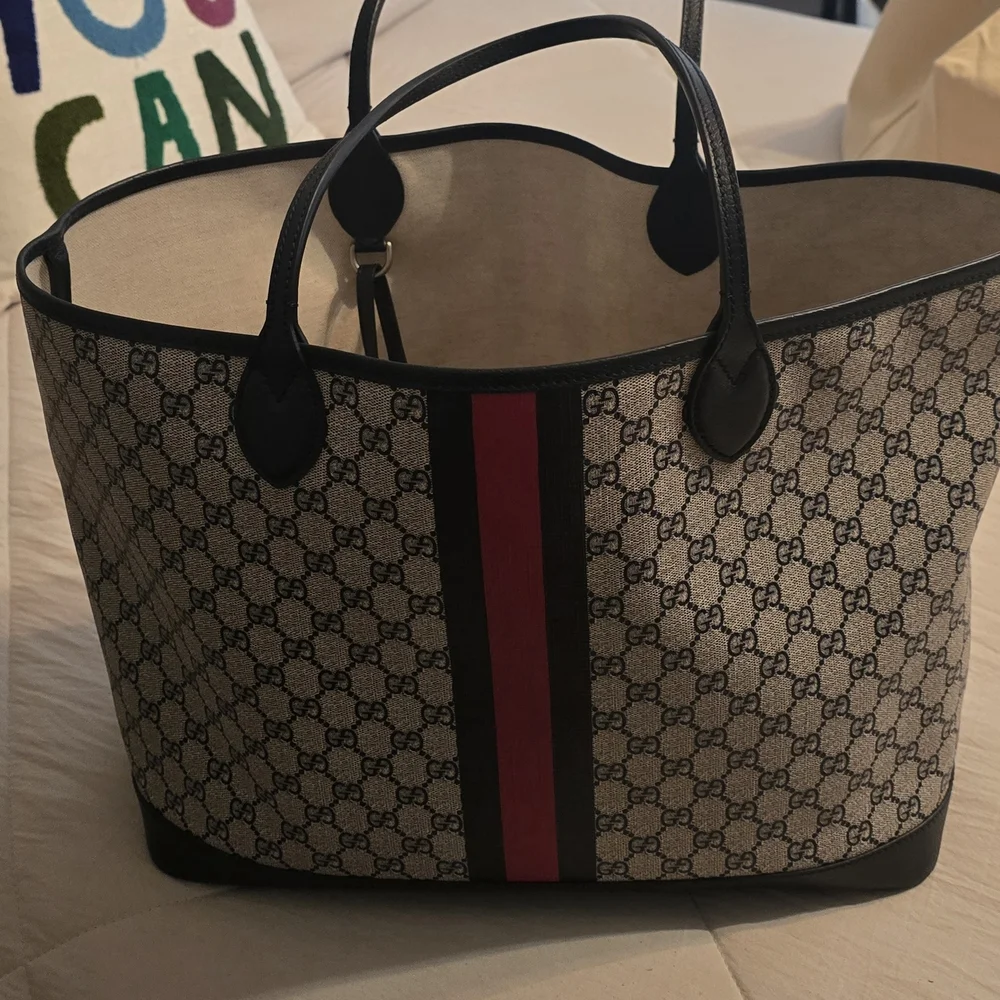 Gucci Beige and Black Tote with Red Accent - Picture 2 of 2